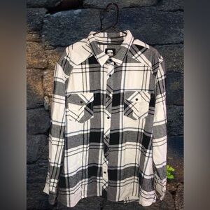 EUC Route 66 XXXLT Black/White/Blue Pearl Snap Button Flannel – Edgy & Iconic!